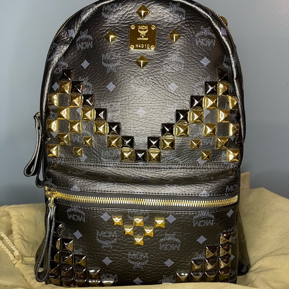 MCM - Large Gold studded Stark